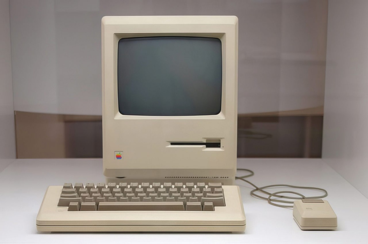 Apple Macintosh.