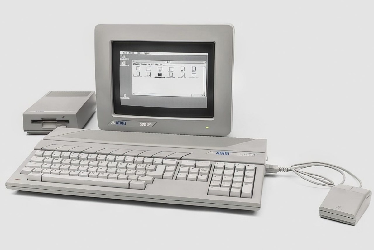 Atari 520ST z vmesnikom GEM.