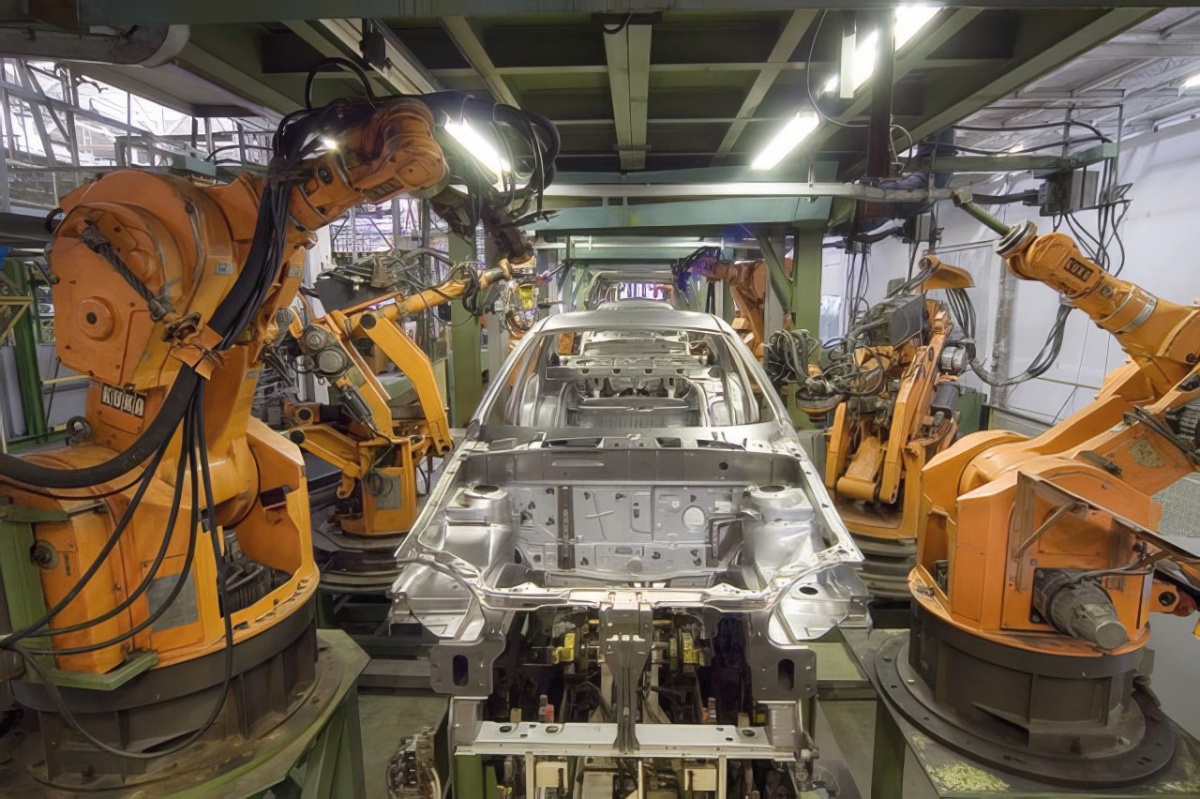 Tipični roboti manipulatorji v avtomobilski industriji.