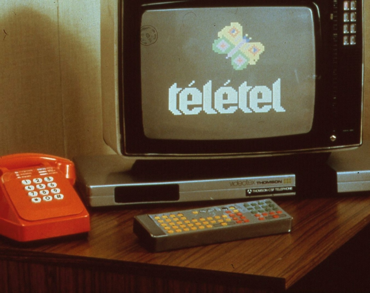 Televizor z mikroračunalniškim vmesnikom za Teletel.