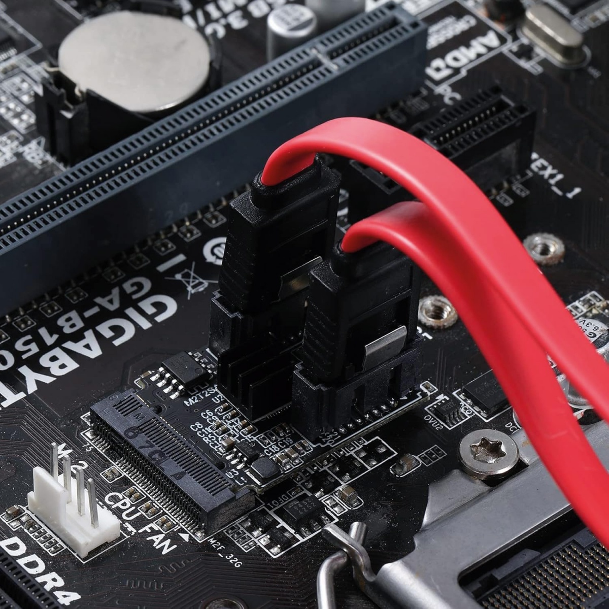Vmesnik iz vodila M.2 s ključem A in E na SATA-III za sodoben PC.