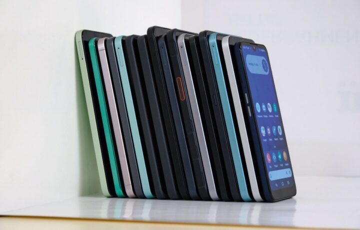 Test telefonov do 300 evrov - Skoraj duopol, vendar raznolik