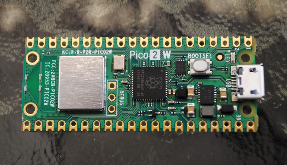 Raspberry Pi Pico 2 W.