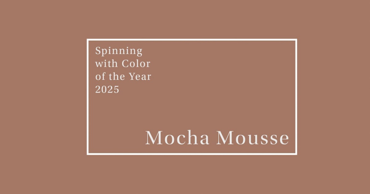 Barva leta 2025 je rjava »Mocha Mousse«.