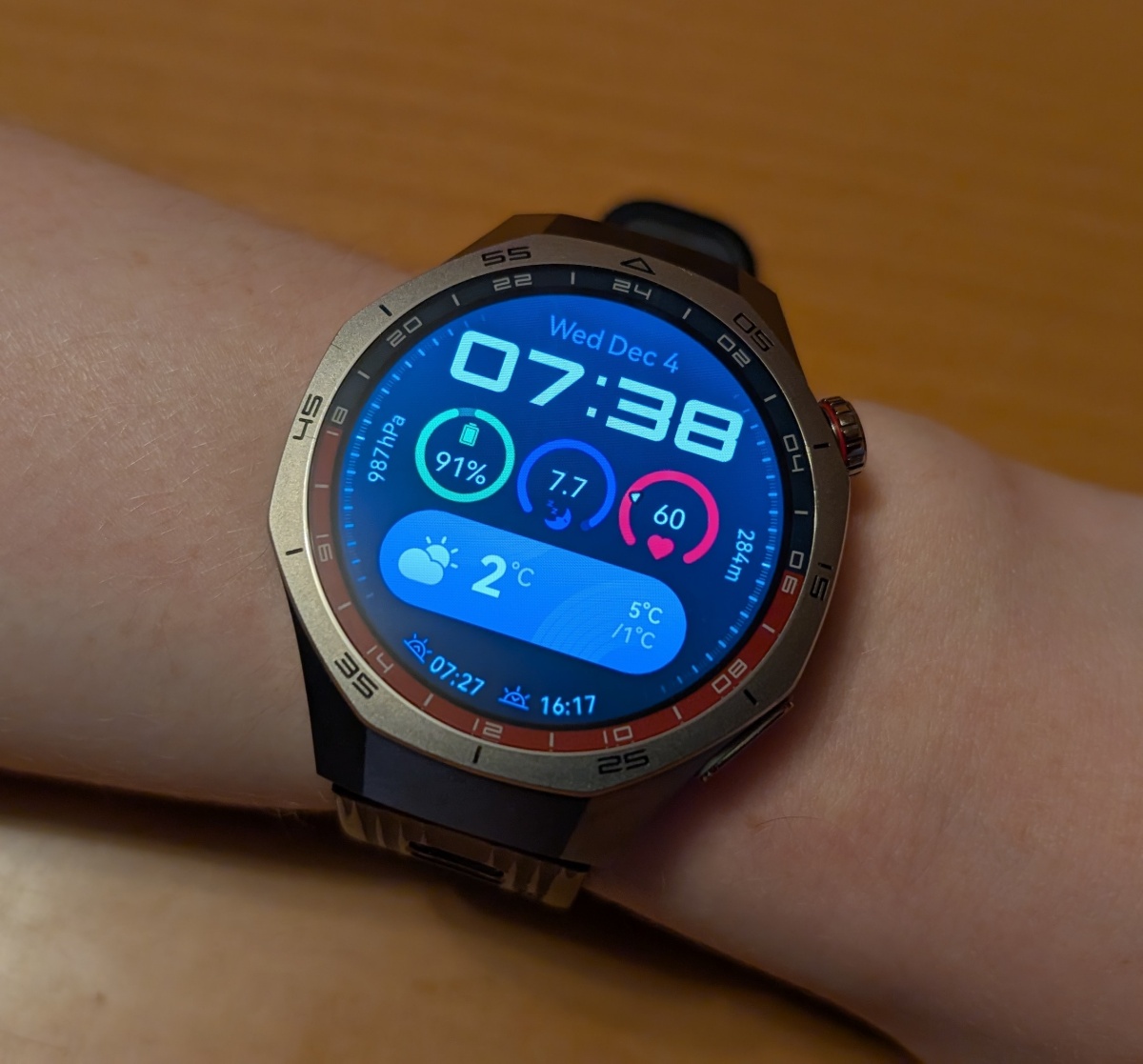 Ura Huawei Watch GT5 Pro.