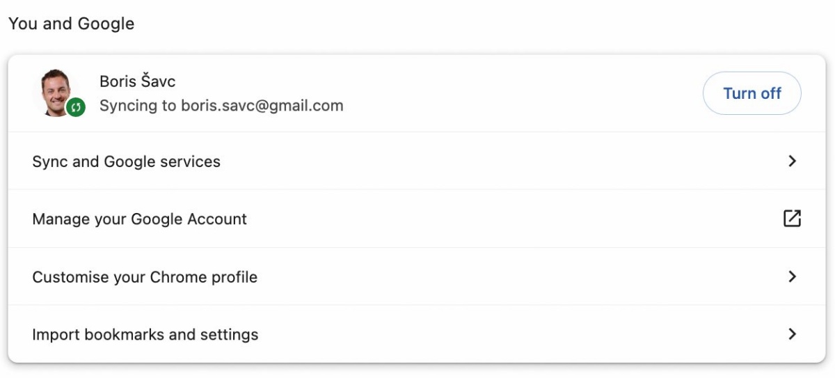 Google omogoča sinhronizacijo vseh elementov z napravami, prijavljenimi v isti uporabniški račun.
