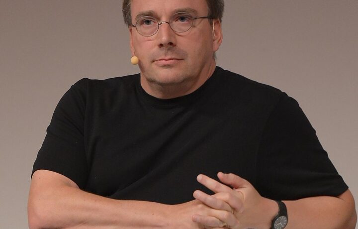 Véliki Linus Torvalds popravlja hrošče z umetno inteligenco