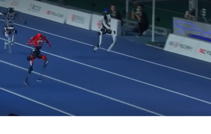 Usain Bolt izgubil: kitajski robot premagal svetovni rekord na 100 m